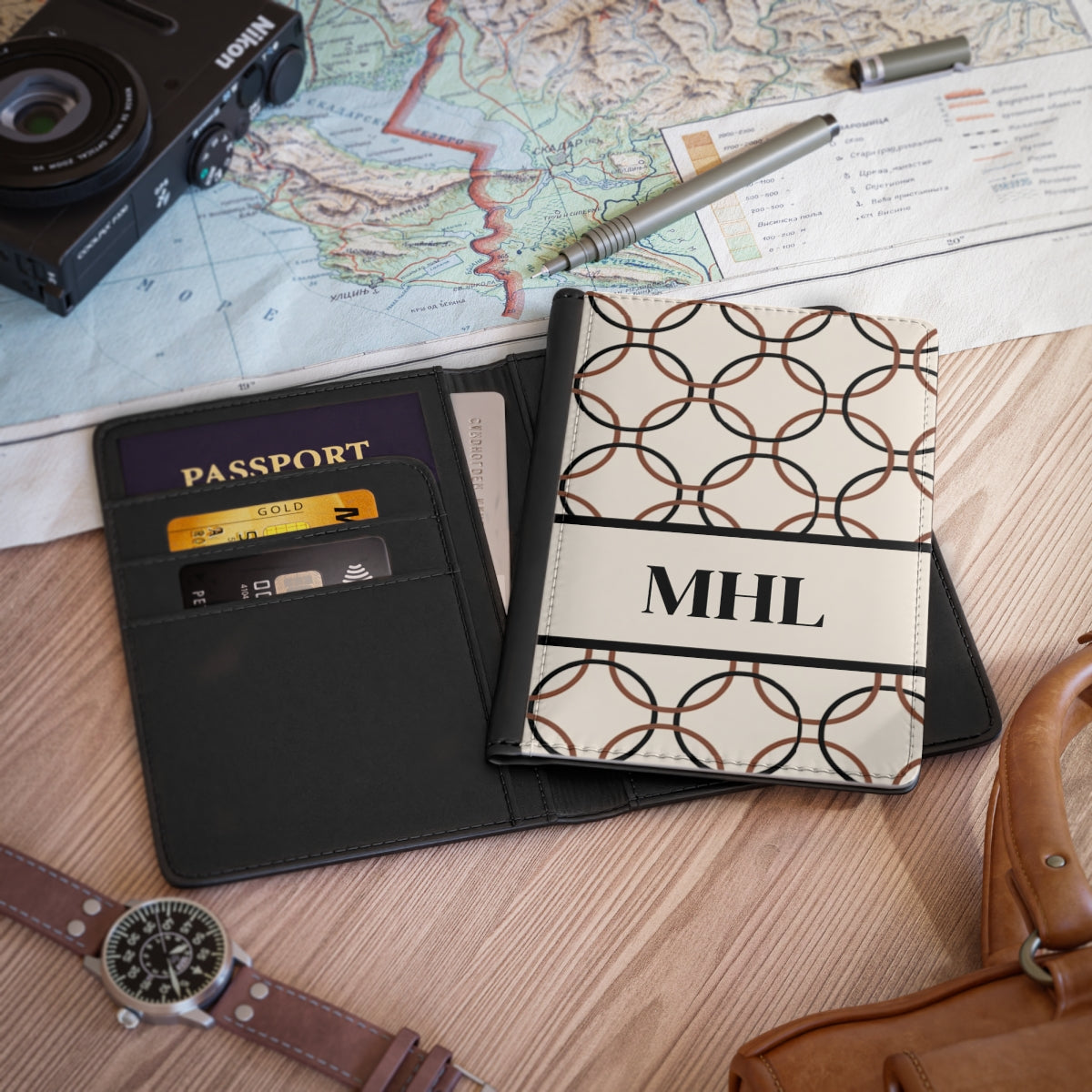 personalized passport cover with a repeating pattern of cream and brown interlocking circular links